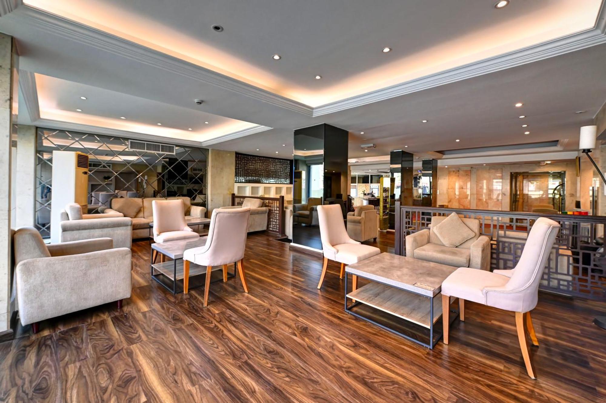 Al Bustan Flats Hotel Sharjah Exterior photo