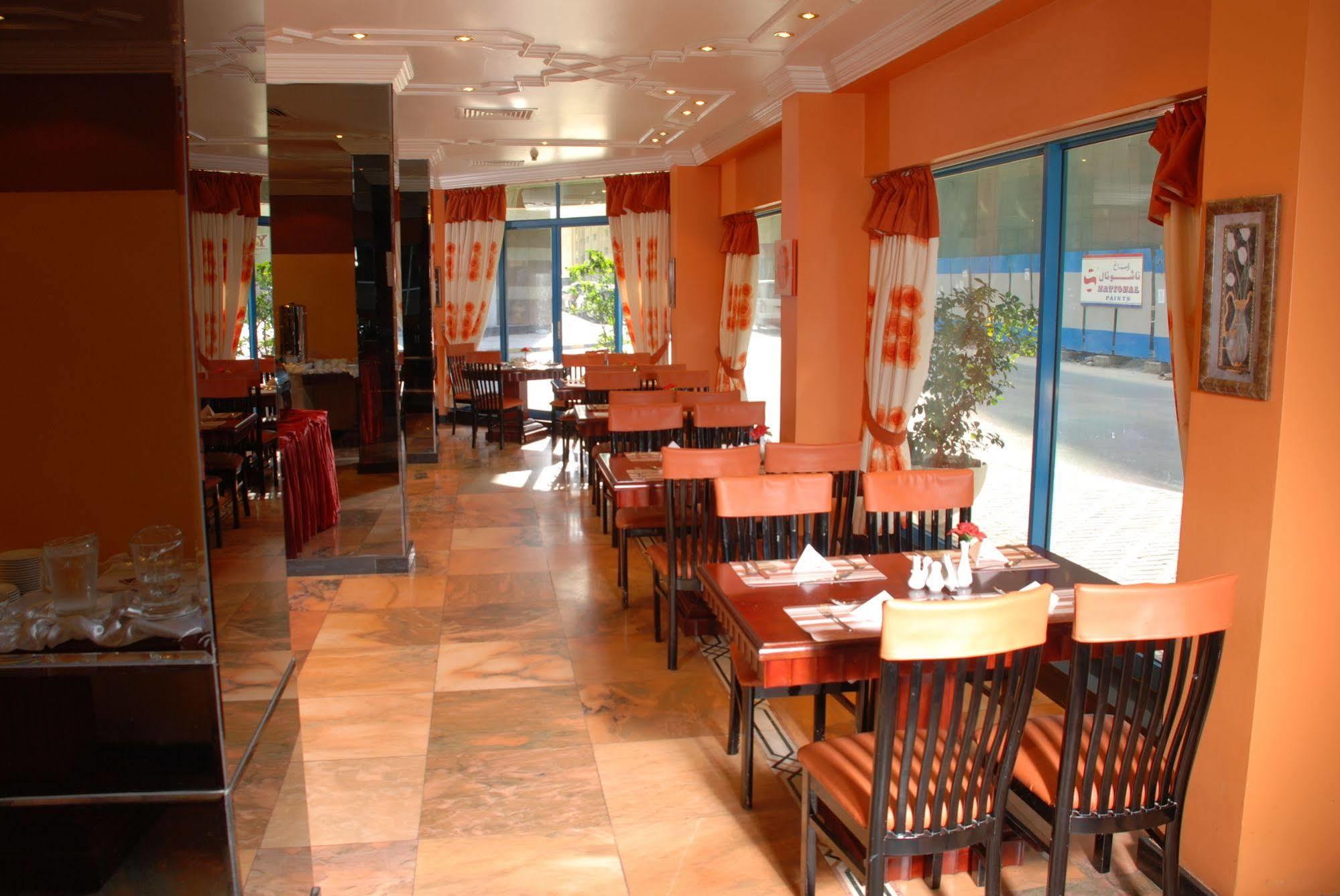 Al Bustan Flats Hotel Sharjah Exterior photo