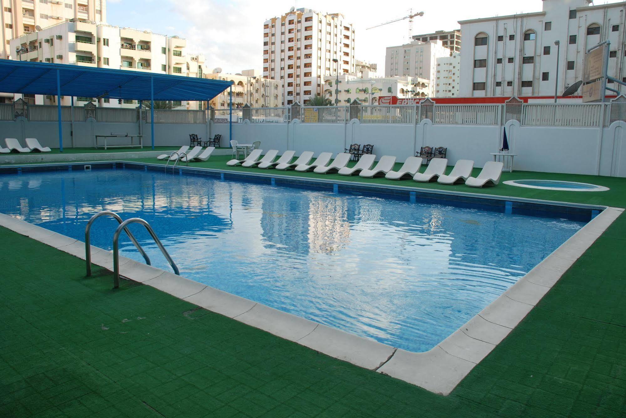 Al Bustan Flats Hotel Sharjah Exterior photo